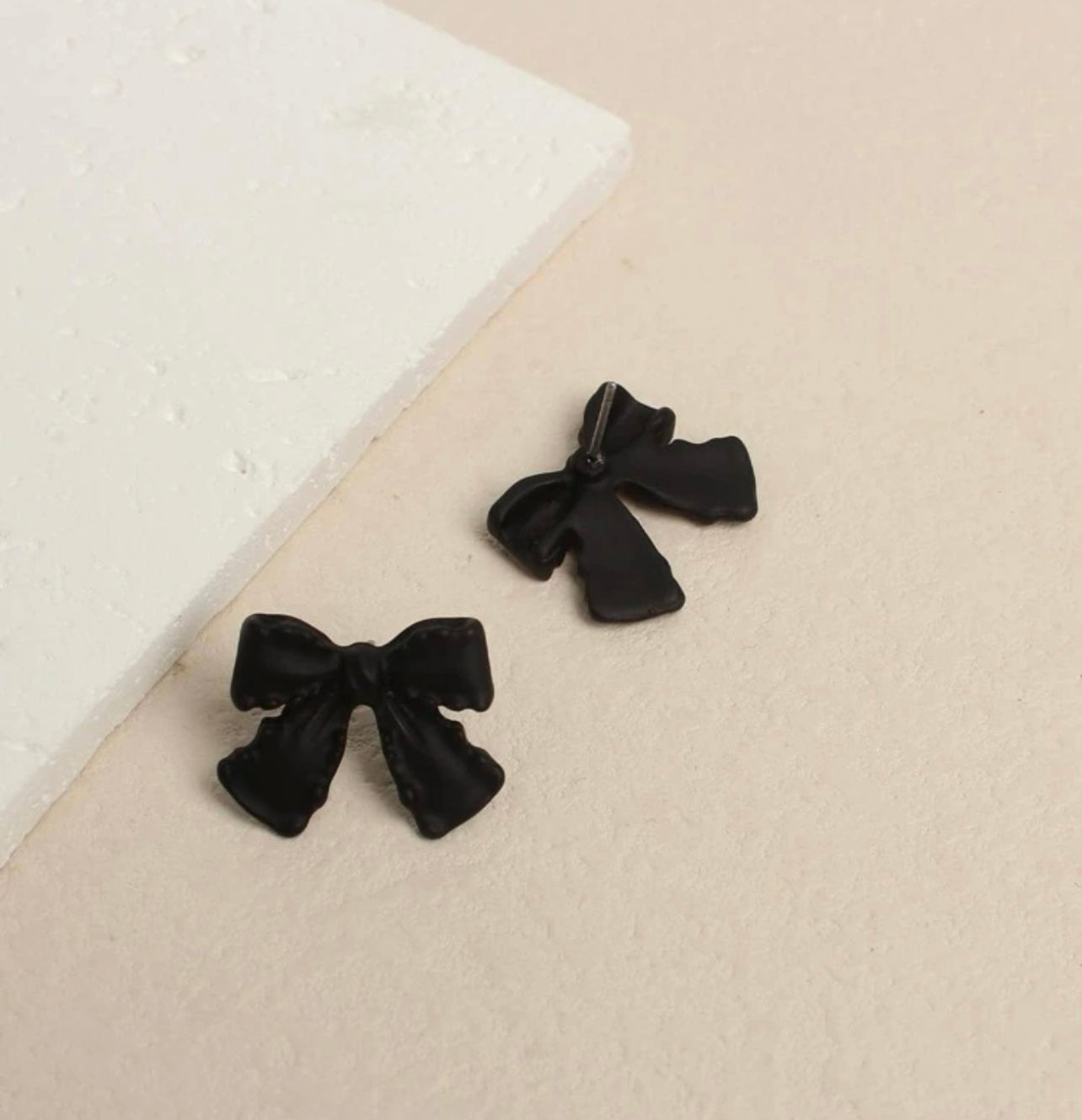 Adorable Black Bow Earrings