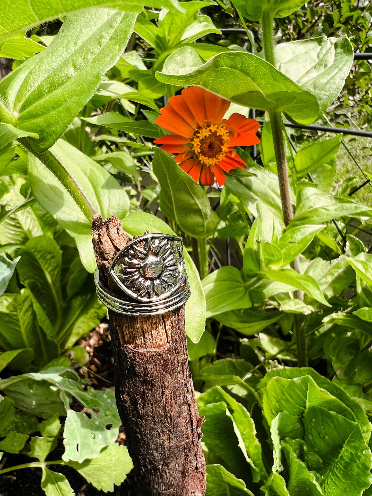 Beautiful Adjustable Winding Sunflower Ring