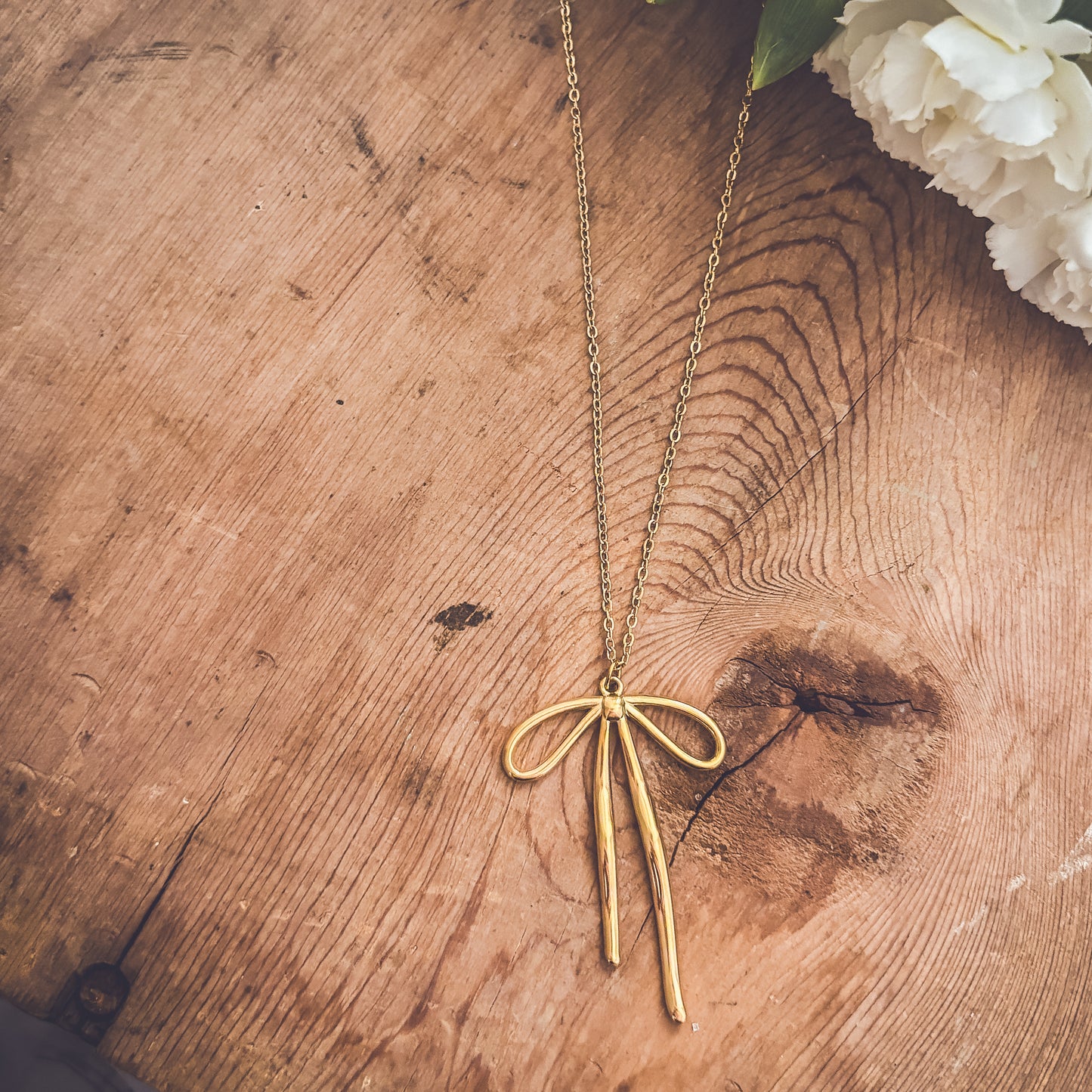 Beautiful Gold Bow Necklace