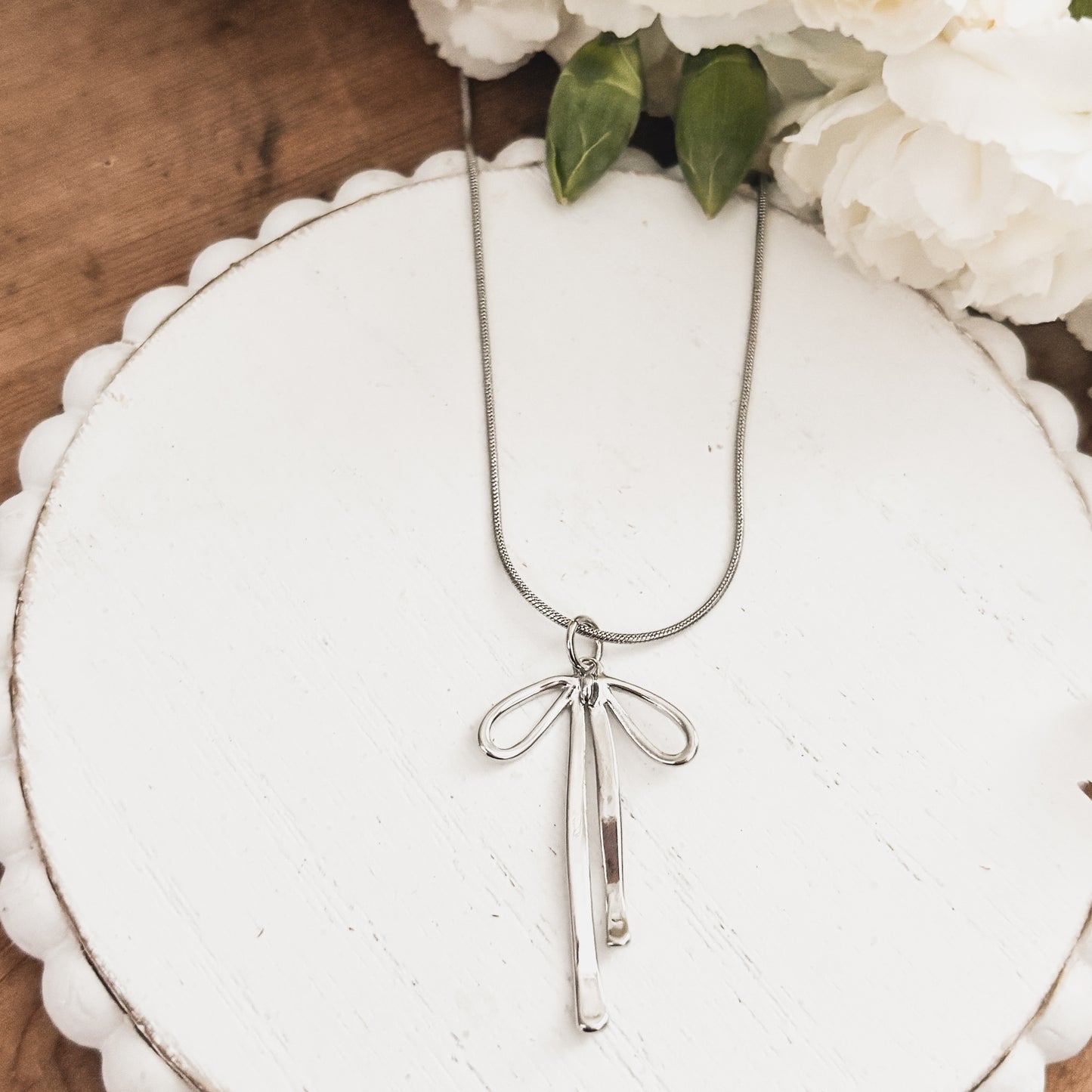 Beautiful Silver Bow Necklace